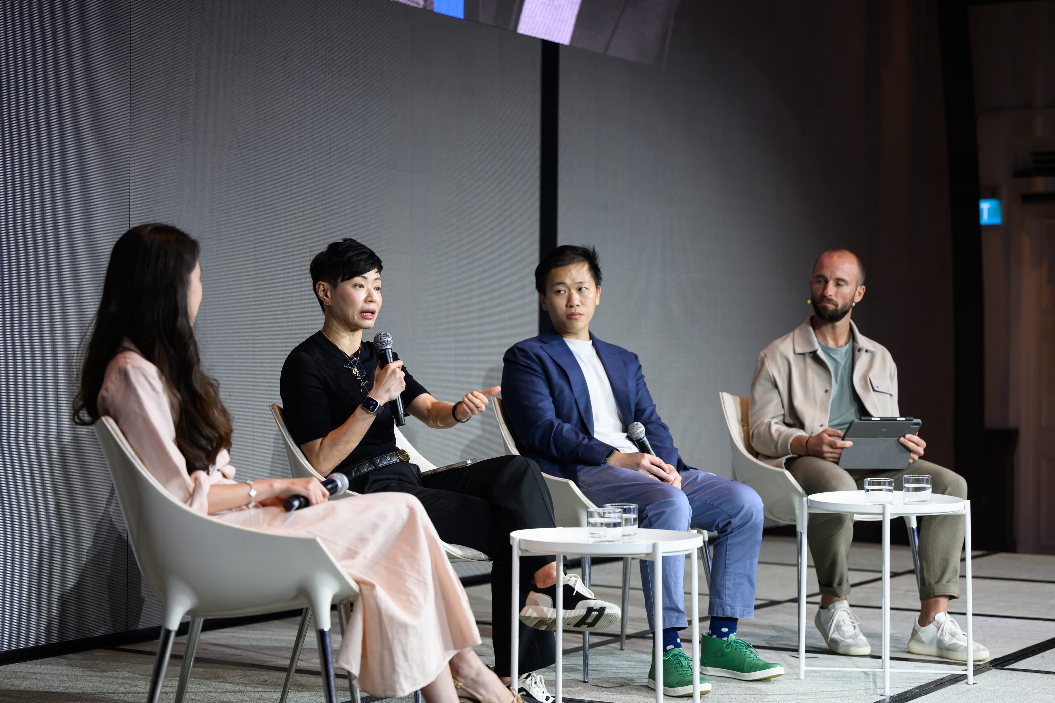 StackAdapt DOOH panel